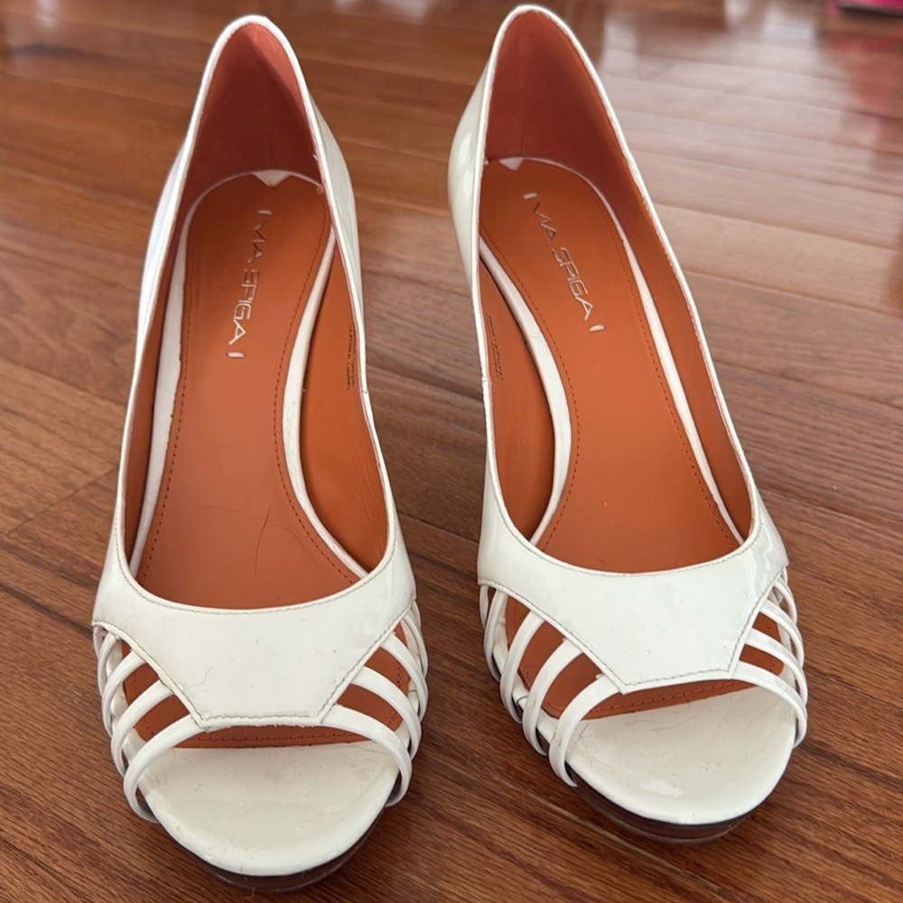 Via Spiga white open toed pumps 8.5